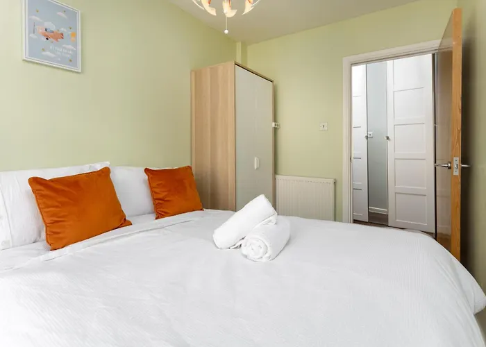 Flatzy - 3 Bedroom Apartment In Heart Of City Centre