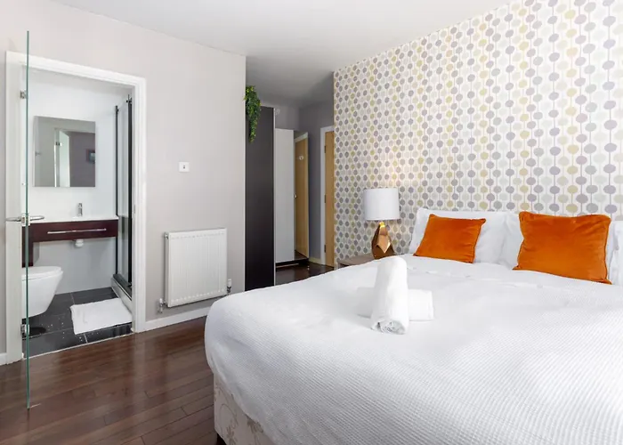 Flatzy - 3 Bedroom Apartment In Heart Of City Centre