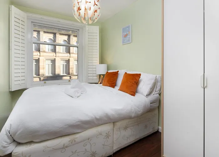 Flatzy - 3 Bedroom Apartment In Heart Of City Centre