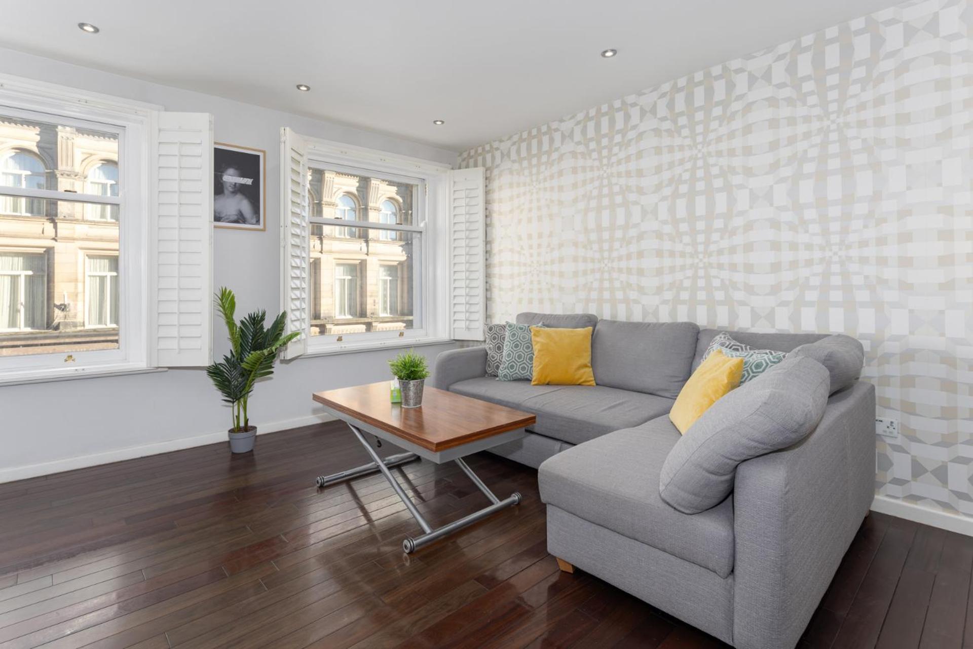 Flatzy - 3 Bedroom In Heart Of Centre Apartment
