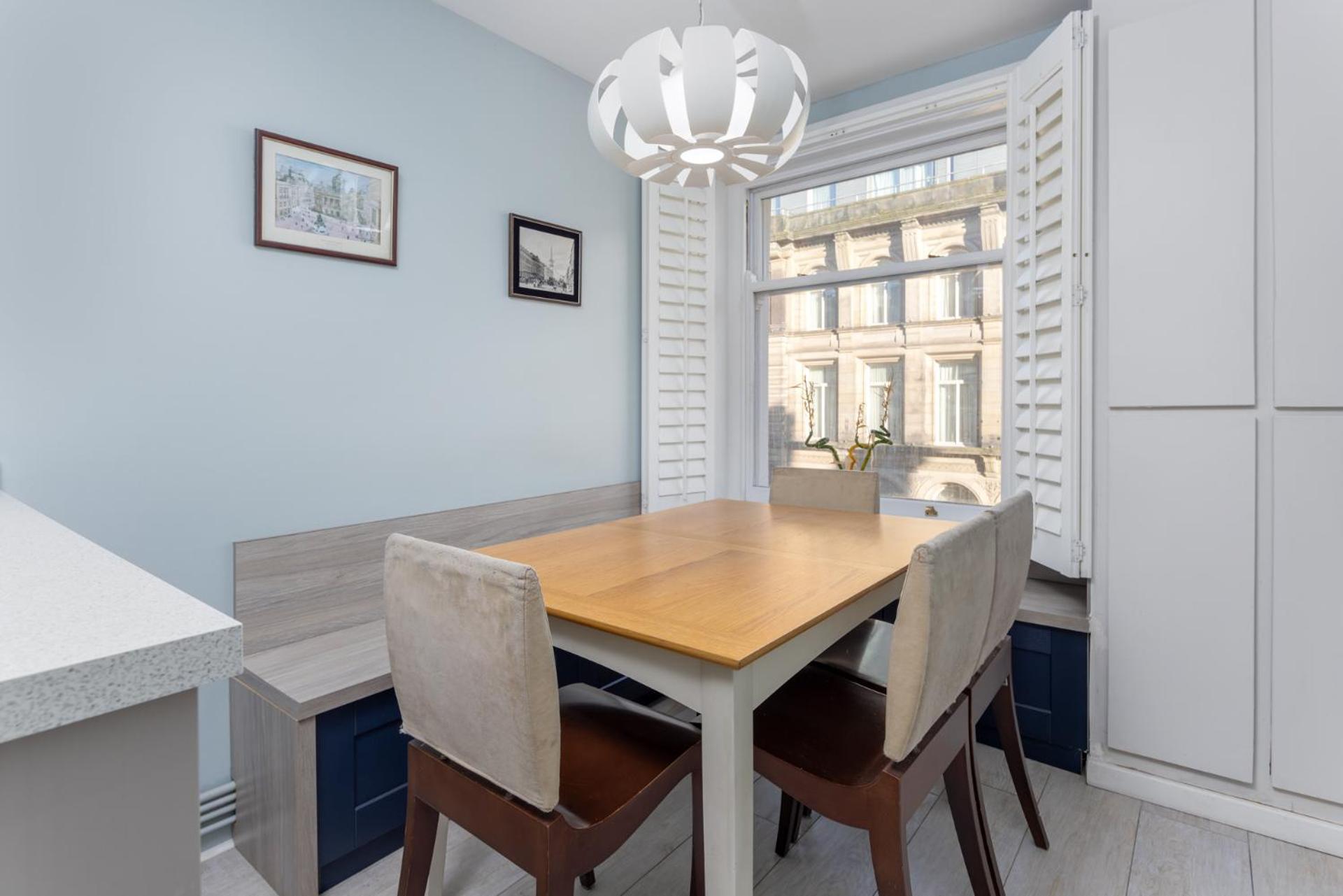 Flatzy - 3 Bedroom In Heart Of Centre Apartment Liverpool