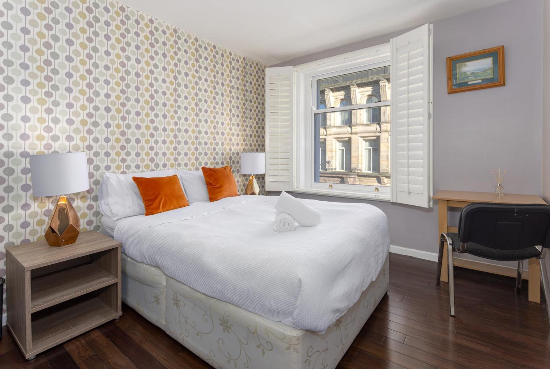 Flatzy - 3 Bedroom In Heart Of Centre